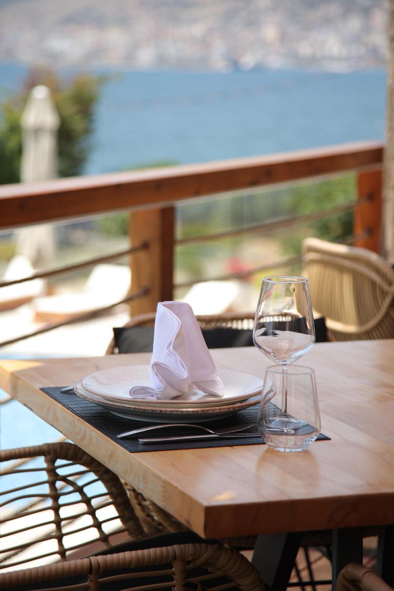 Harbour Hotel