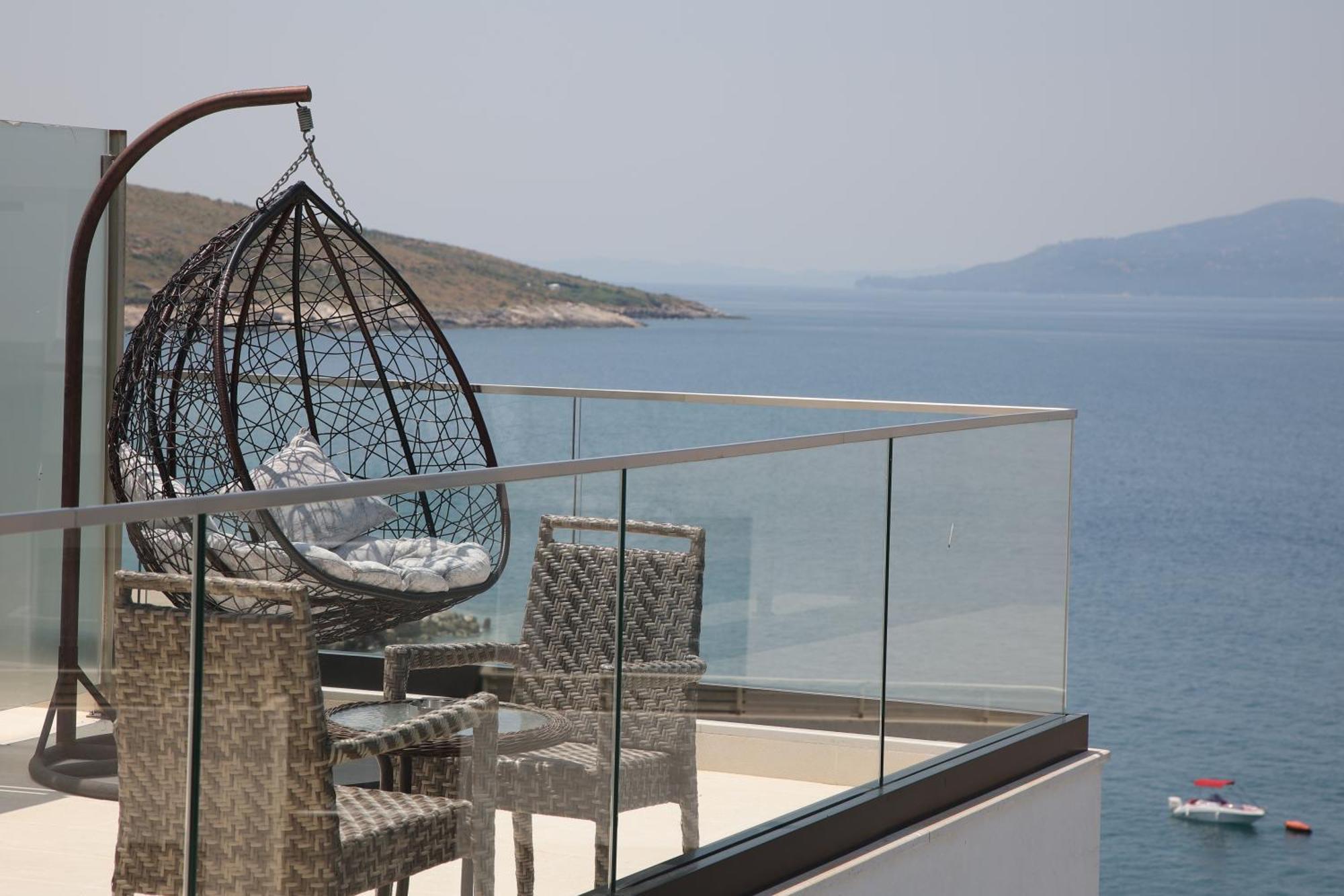 Harbour Hotel 4*