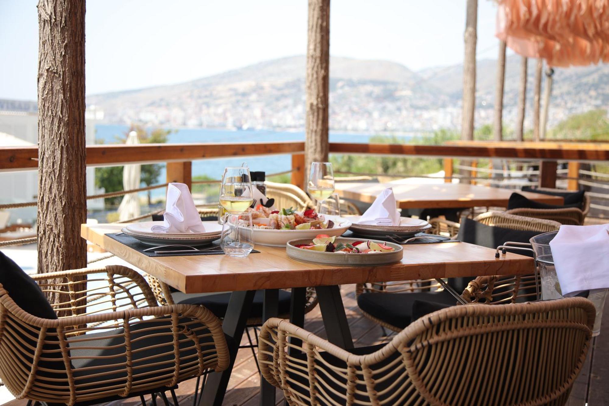 Harbour Sarandë